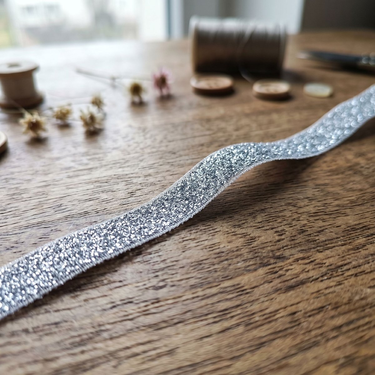 Cinta Glitter Plata Angosta Metalizada — Sartoria Studio