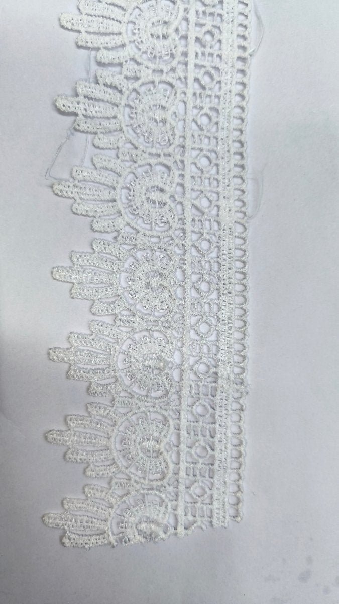 Encaje de Guipur con Flecos y Medallones Blanco 6 cm — mercería Sartoria Studio, Independencia 395