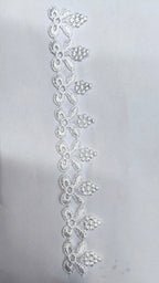 Tira de Guipur Flores y Hojas Blanco 3 cm — mercería Sartoria Studio, Independencia 395