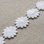 Tira de Margaritas de Guipur Grandes Blanco 4 cm — Sartoria Studio
