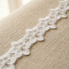 Tira de Perlas sobre Organza Blanca 3 cm, pasamanería decorativa por metro — Sartoria Studio