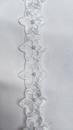 Tira de Perlas sobre Organza Blanca 3 cm — mercería Sartoria Studio, Independencia 395